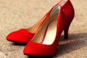 梦到红鞋是什么意思_梦见红鞋预示什么