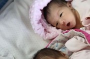 双胞胎宝宝图片怎么拍_双胞胎婴儿拍照姿势大全