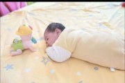 两个月宝宝喜欢趴着睡正常吗_如何安全调整睡姿