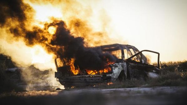 梦到车爆炸是什么意思_梦见汽车爆炸预示什么