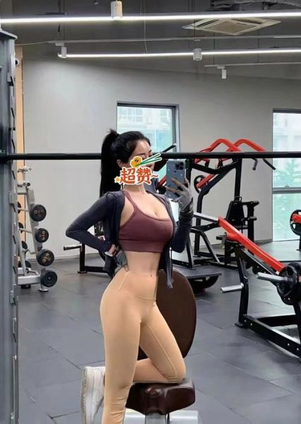 健身美女图片大全_如何科学练出同款身材