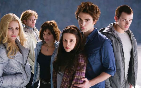 暮光之城2迅雷下载_哪里能看高清完整版