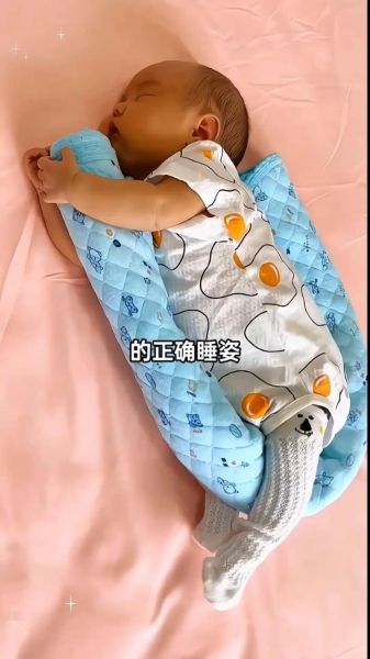 宝宝左斜颈正确睡姿图_怎么睡才安全