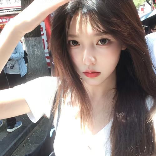 女生图片大全哪里找_女生头像高清无水印怎么下载