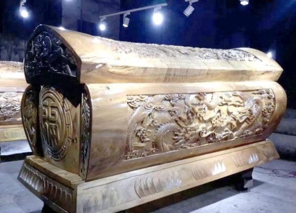 梦到挖棺材是什么意思_梦到挖棺材预示着什么