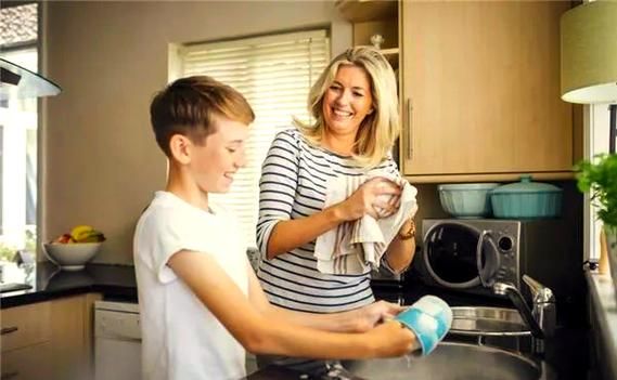 梦到洗碗是什么意思_梦见洗碗预示什么