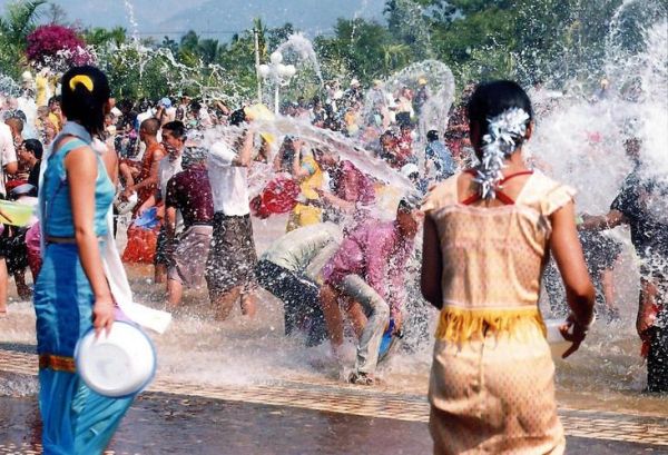泼水节图片大全_如何拍摄节日氛围感