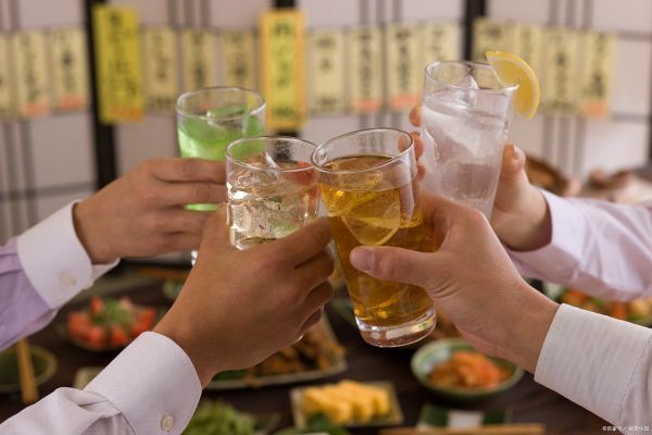 喝酒的图片大全_如何挑选高清素材