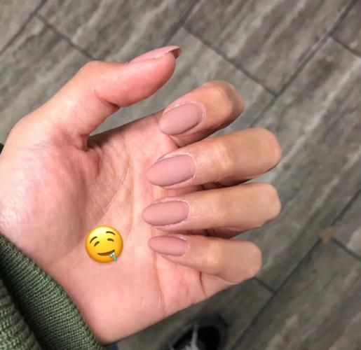 纯色美甲图片大全_适合黄皮吗