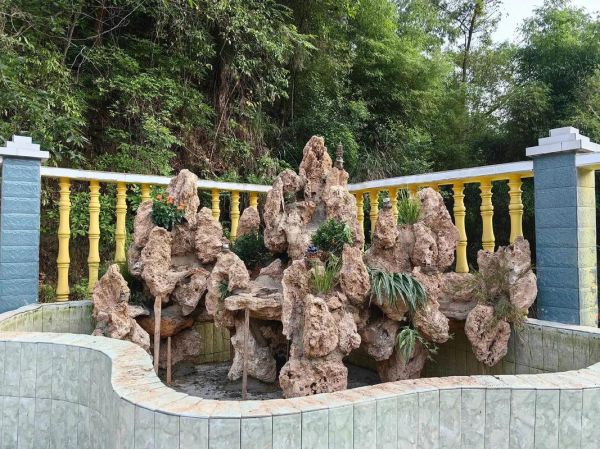 小型假山图片大全_如何挑选适合自己的假山