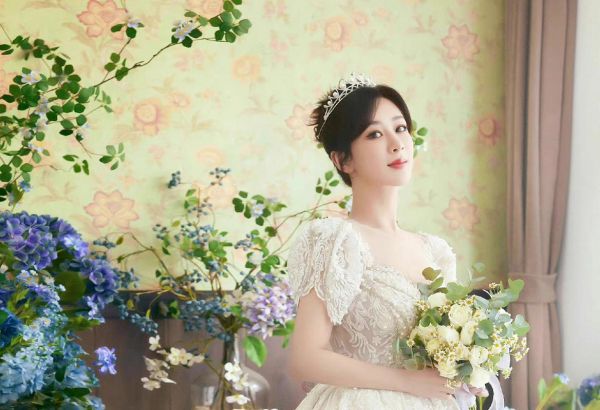 杨紫图片大全在哪看_杨紫最新高清壁纸怎么下载