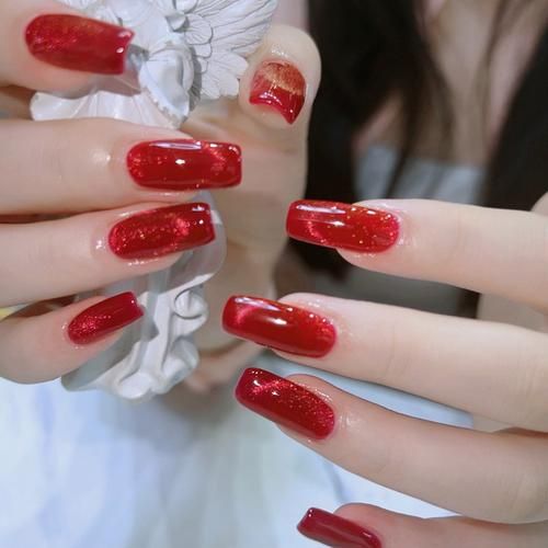 红色美甲款式推荐_红色美甲适合什么肤色