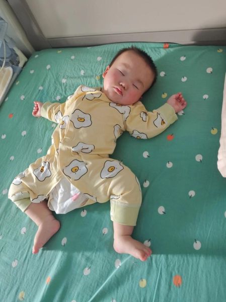 四个月宝宝摔下床怎么办_会不会脑震荡