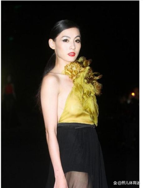 女明星裸奶图片大全_是否真实存在