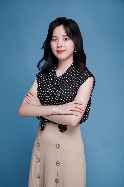 老师图片大全哪里找_老师形象照怎么拍