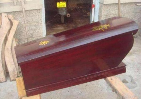 怀孕梦到棺材是什么意思_孕妇梦见棺材生男生女