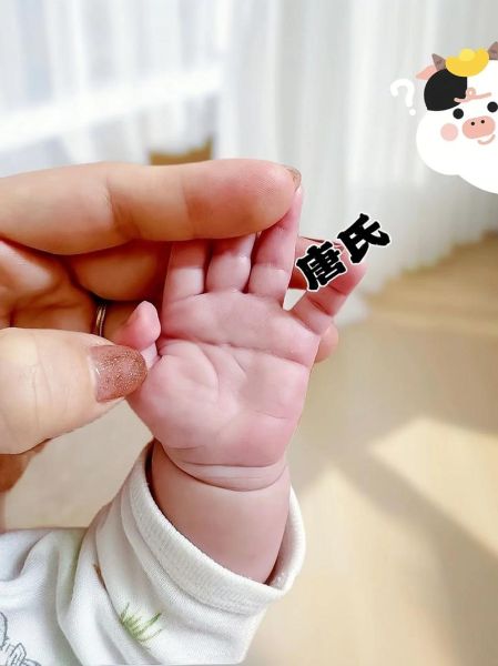 宝宝左手断掌代表什么_需要看医生吗