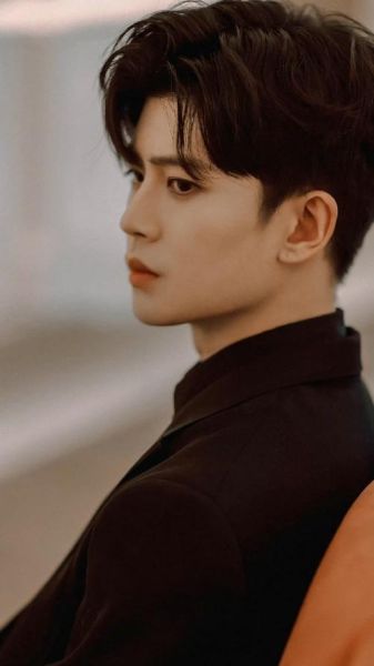 任嘉伦图片大全_高清壁纸哪里找