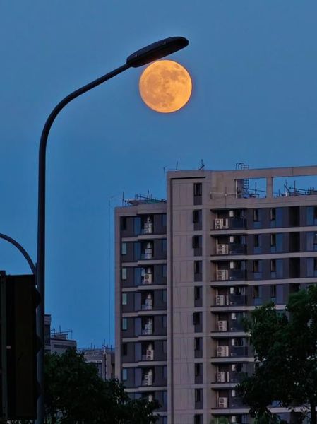 月亮图片大全_如何拍出高清月亮照片