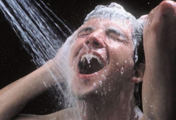 梦到洗澡是什么意思_梦到洗澡预示着什么