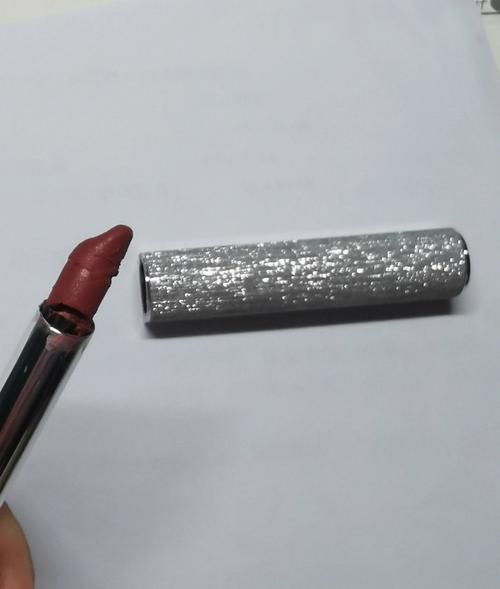 梦到口红是什么意思_梦见口红断了好不好