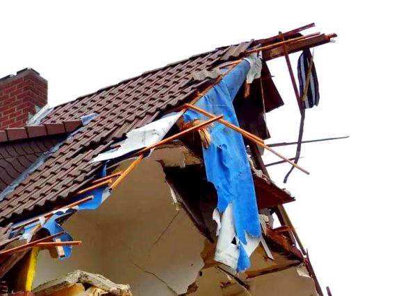 梦到房顶是什么意思_房顶塌了预示什么