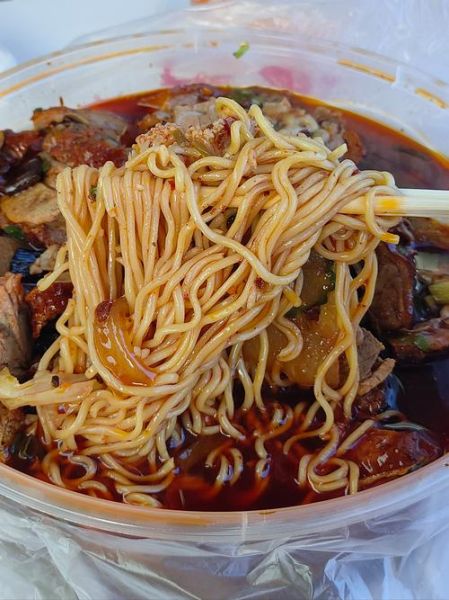 梦到方便面是什么意思_梦见吃方便面好不好