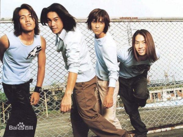 f4图片大全哪里找_f4成员高清壁纸怎么下载