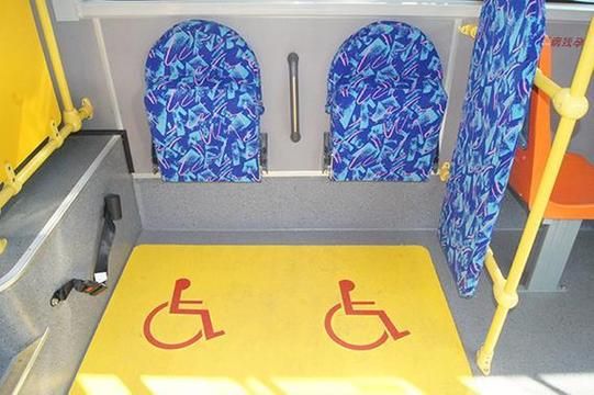 梦到坐别人车是什么意思_梦见坐别人车暗示什么