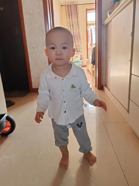 一岁半宝宝走路老是跑怎么办_宝宝走路爱跑正常吗