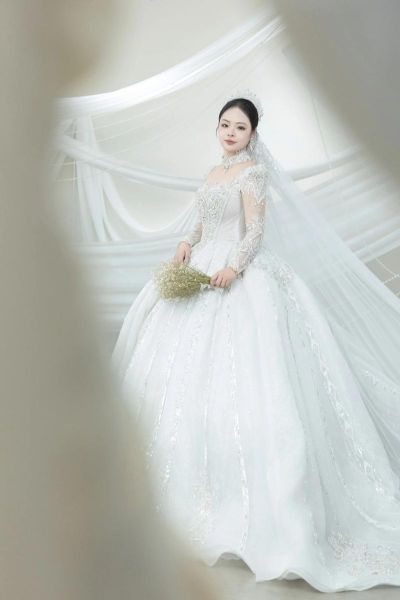 梦见自己穿婚纱是什么意思_梦到穿婚纱预示什么