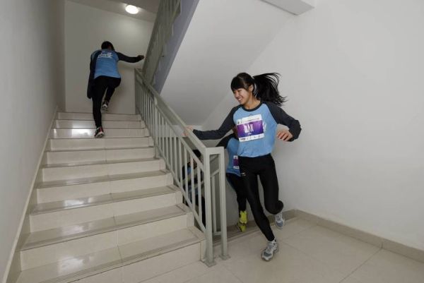 爬楼梯图片大全_如何挑选高清素材