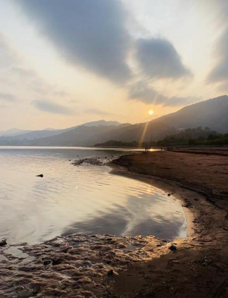 湖的图片大全哪里找_如何挑选高清湖景壁纸
