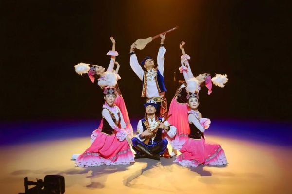 民族舞图片大全_如何快速找到高清素材