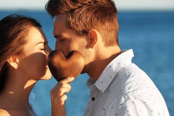 亲嘴大全图片大全_亲嘴姿势有哪些