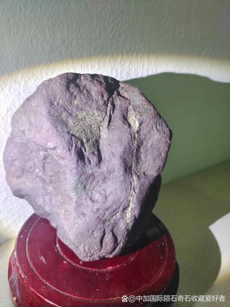 梦到陨石是什么意思_梦见陨石坠落预示什么