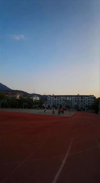 梦到操场是什么意思_梦见操场有什么预兆