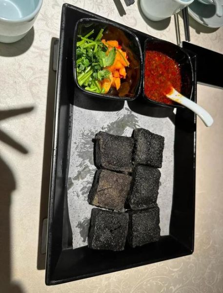 臭豆腐图片大全_如何挑选正宗长沙臭豆腐