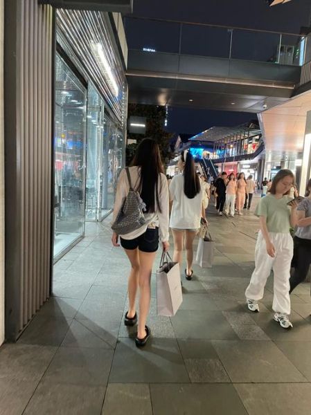 逛街图片大全哪里找_如何拍出好看的逛街照片