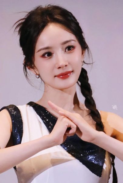 杨幂宝宝叫什么_杨幂宝宝出生日期