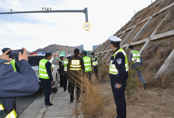 野战迅雷下载_哪里能安全高速获取资源