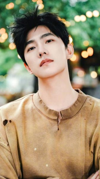 杨洋图片大全_杨洋最新写真在哪看