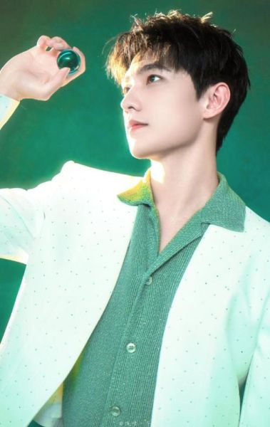 杨洋图片大全_杨洋最新写真在哪看