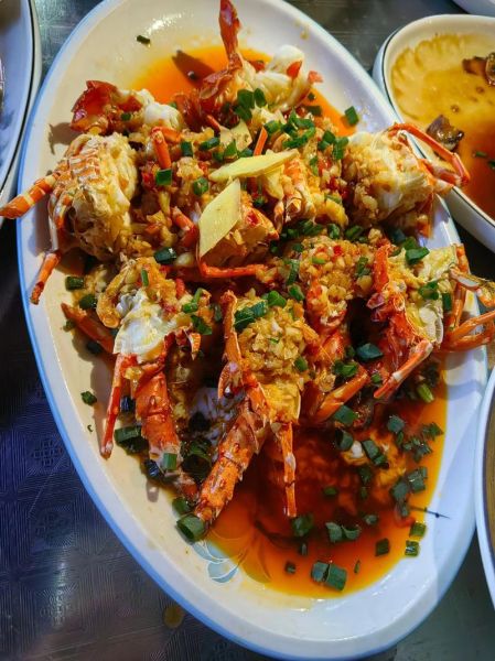 梦到吃海鲜是什么意思_梦见吃海鲜好不好