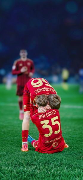 足球照片大全图片_如何挑选高清足球壁纸