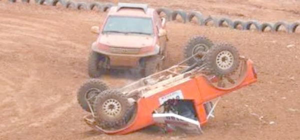 梦到翻车是什么意思_梦见翻车预示什么