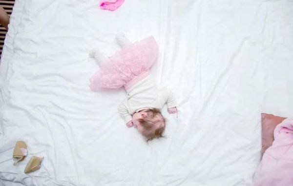 梦到小孩是什么意思_梦见婴儿哭代表什么