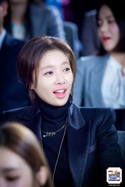 她很漂亮迅雷下载_她很漂亮迅雷资源在哪找