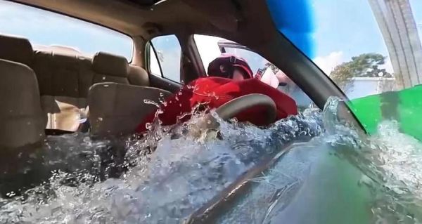 梦到翻车了是什么意思_梦见翻车预示什么