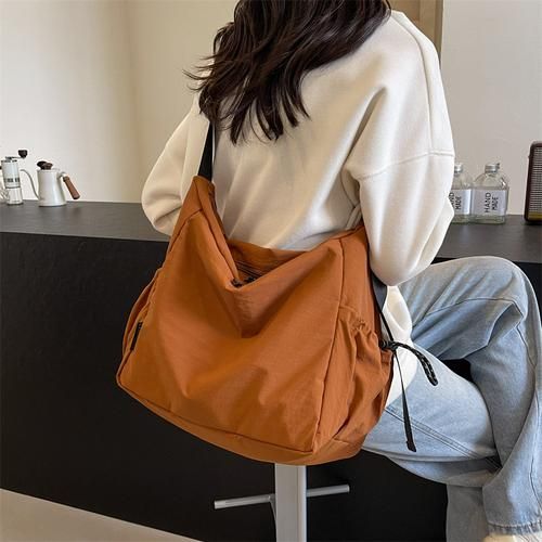 帆布包图片大全_帆布包怎么搭配衣服